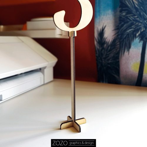 Esküvői asztalszámok - lézervágott fa (05)