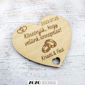   Esküvői köszönetajándék gravírozott fa hűtőmágnes - szív