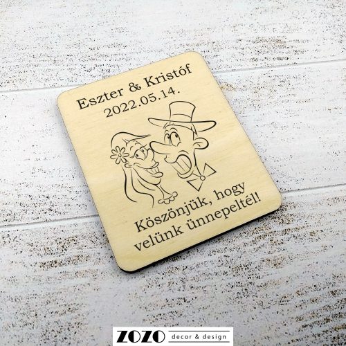Esküvői köszönetajándék gravírozott fa hűtőmágnes - karikatúra